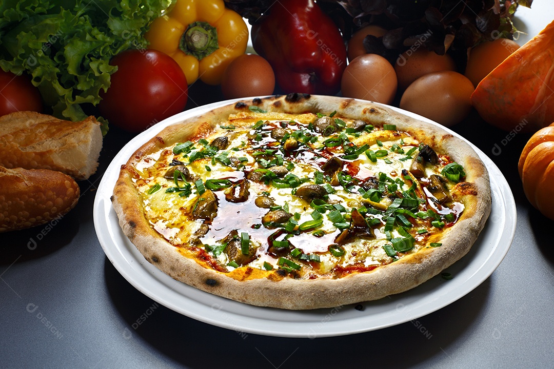 Pizza de cogumelo com queijo