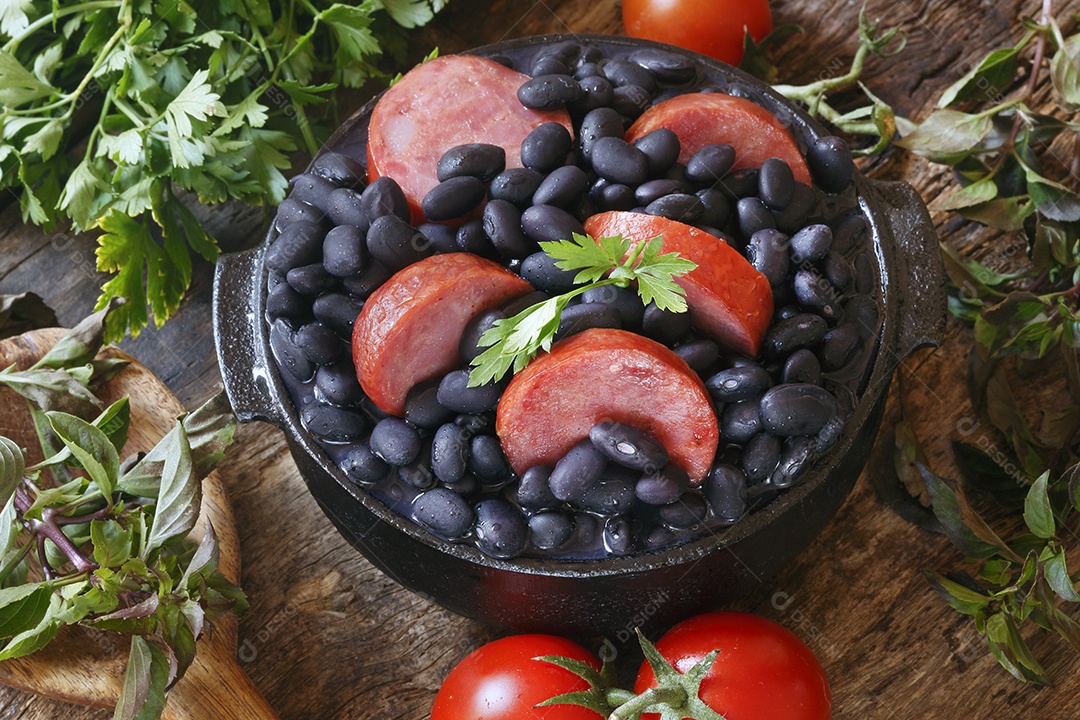 Feijoada com calabresa