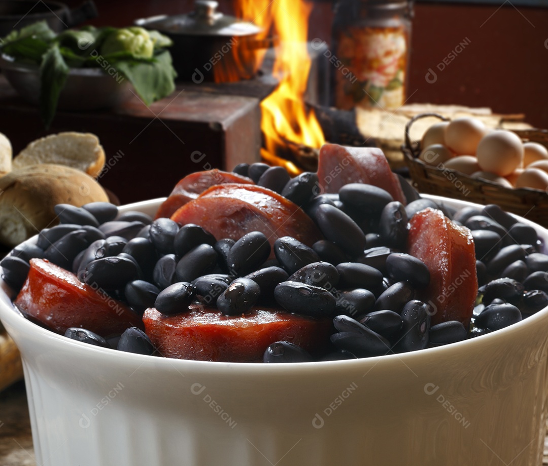 Feijoada com calabresa tradicional
