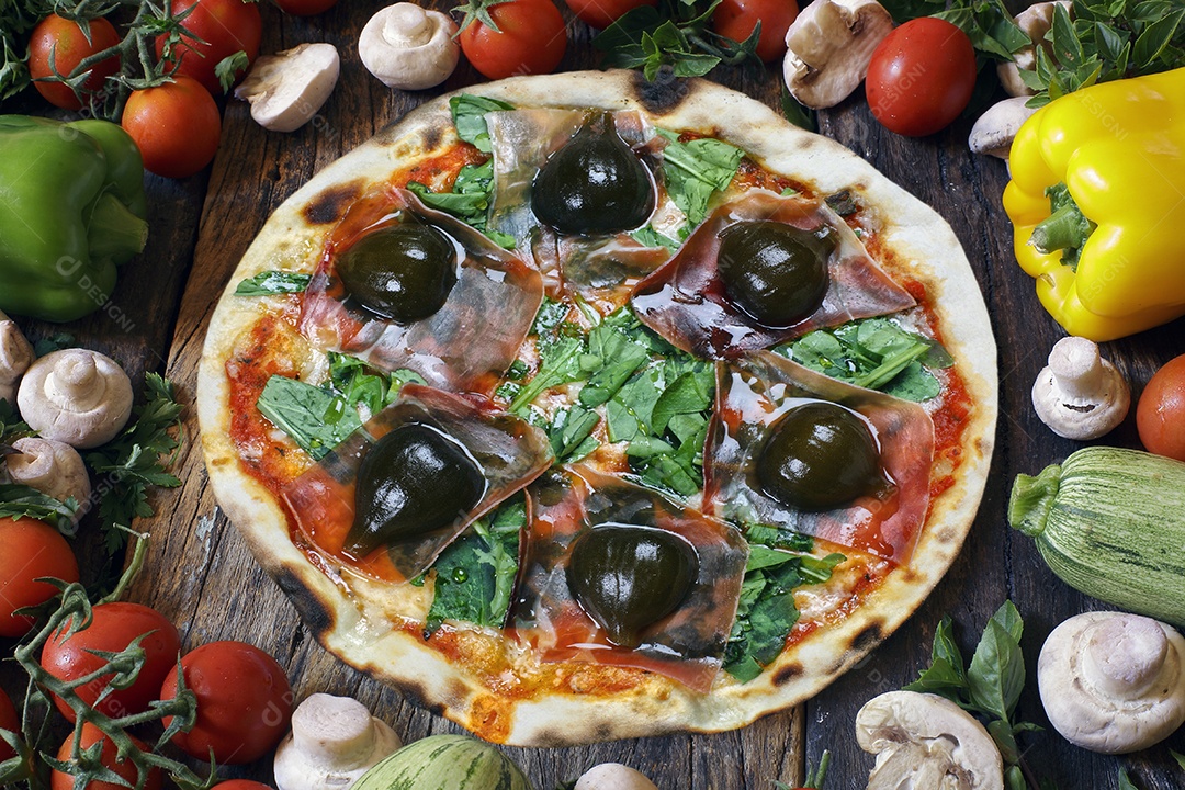 Pizza de presunto parma assada no forno a lenha