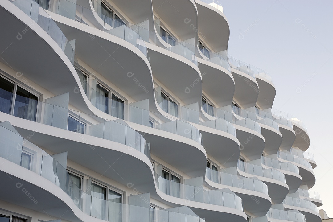 Prédios várias sacadas de apartamento