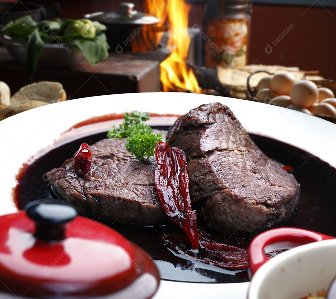 Carne ao vinho com tomates seco