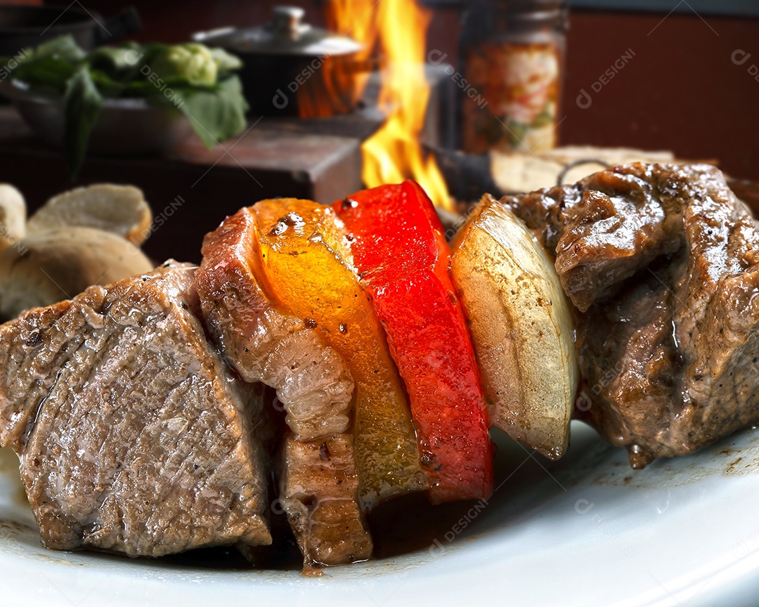 Carnes assada com vegetais