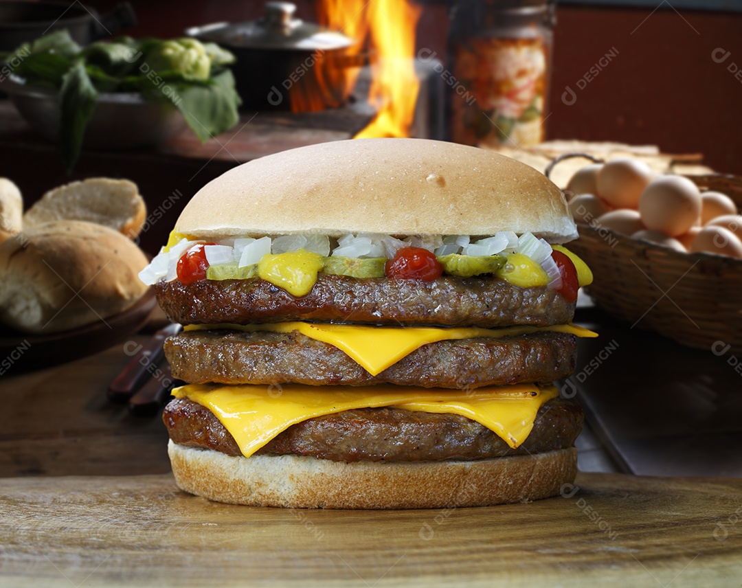 Hamburguer triplo com cheddar