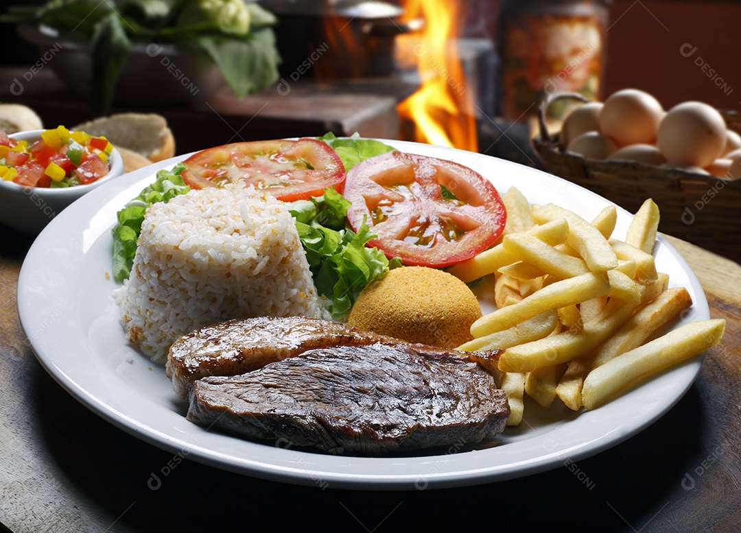 Arroz com batata e carne