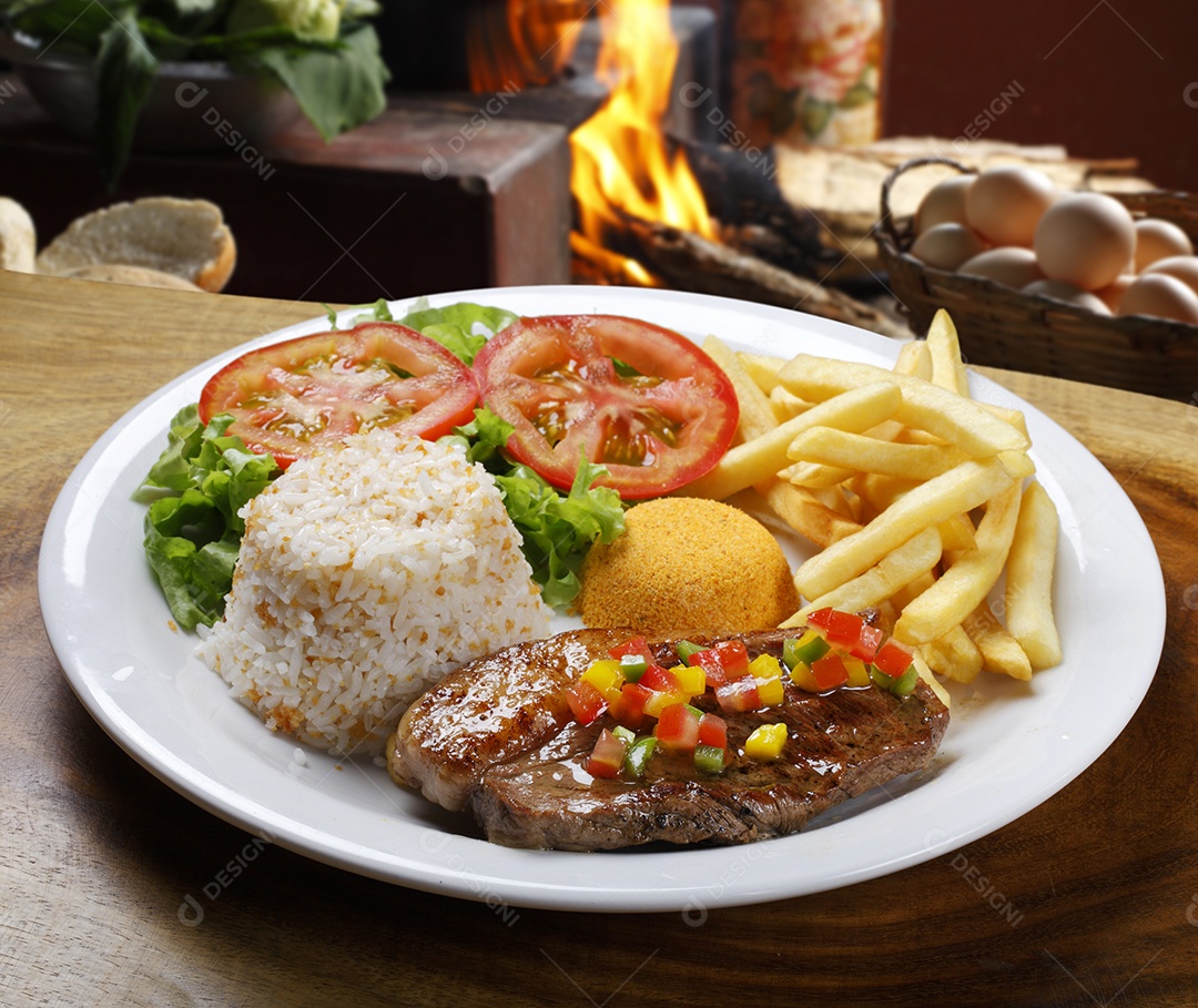 Arroz com batata e carne