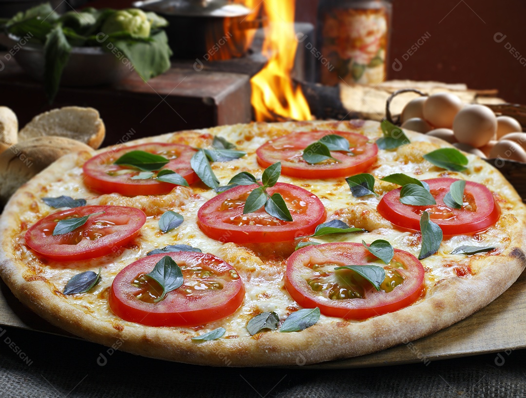 Pizza com tomates