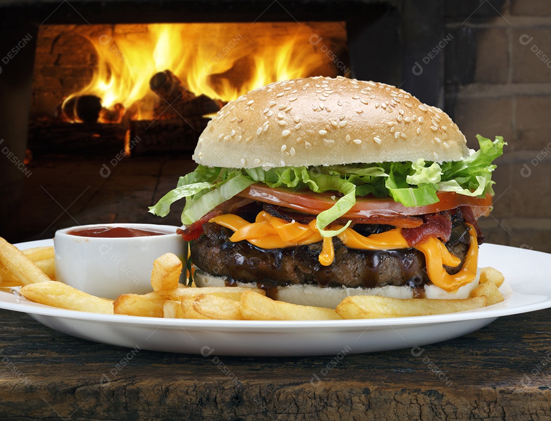 Hambúrguer com batatas fritas