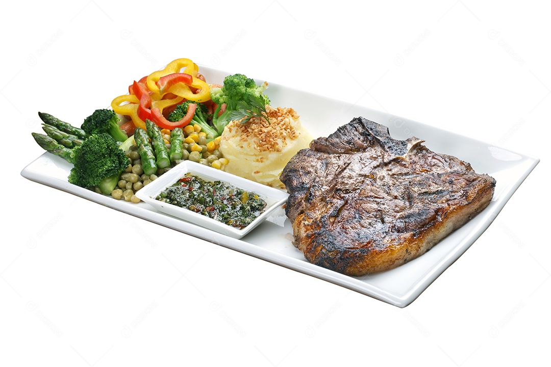bife com salada de batata e legumes