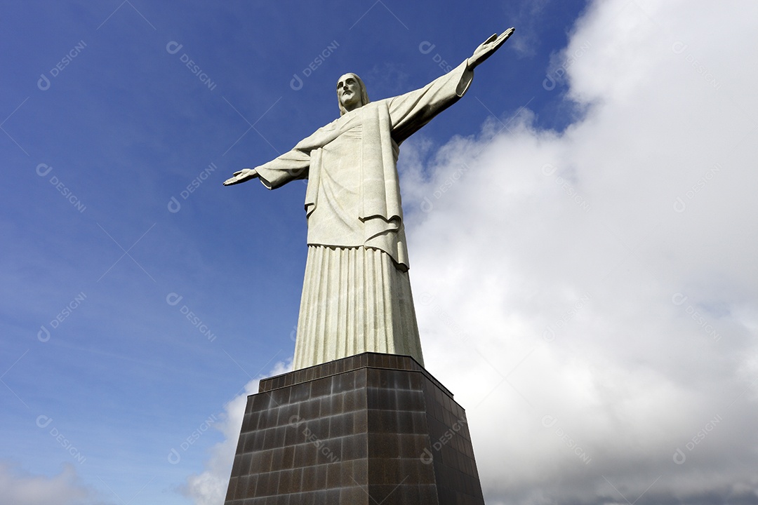 Imagem do cristo redentor contra céu