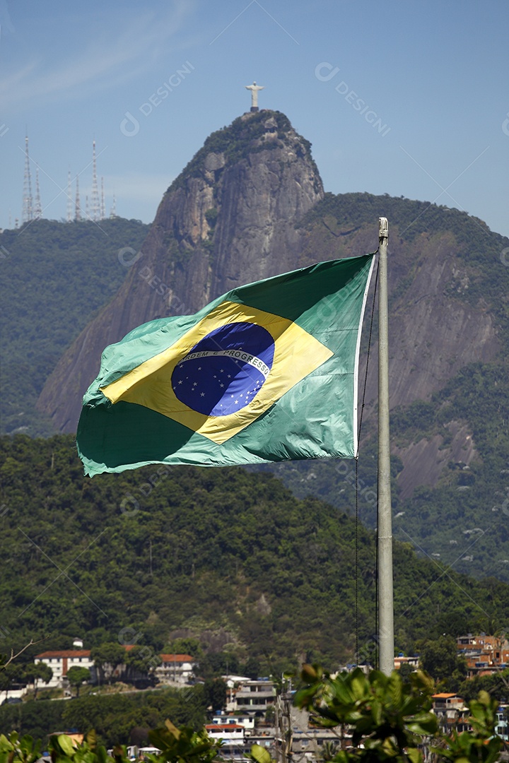 Rio de Janeiro pão de açúcar e bandeira do brasil