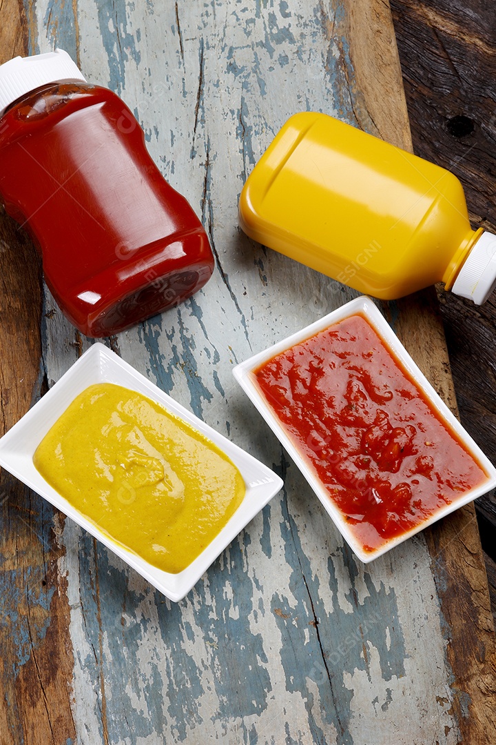 Mini porção de ketchup e mostarda