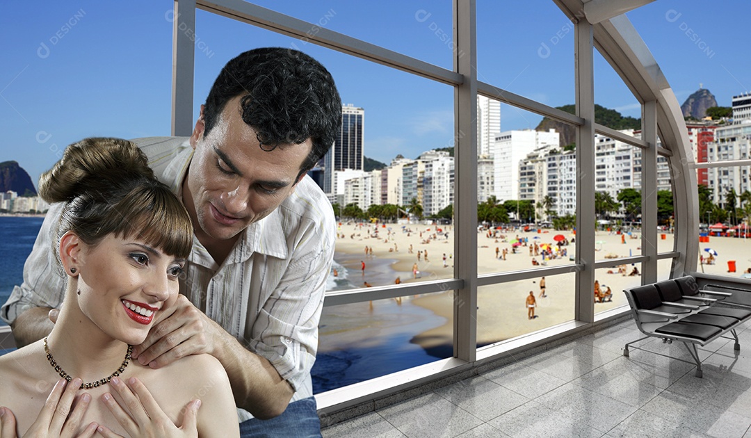 Casal ao telefone procurando restaurante