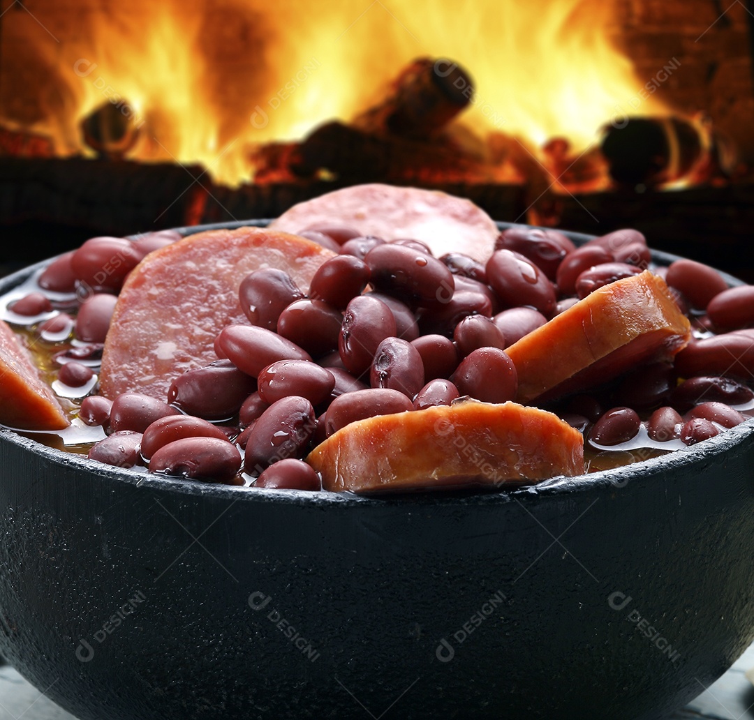 Feijoada de feijão roxo