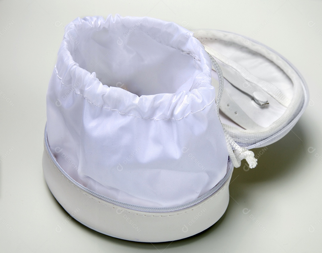 Bolsa necessaire branca para uso diverso