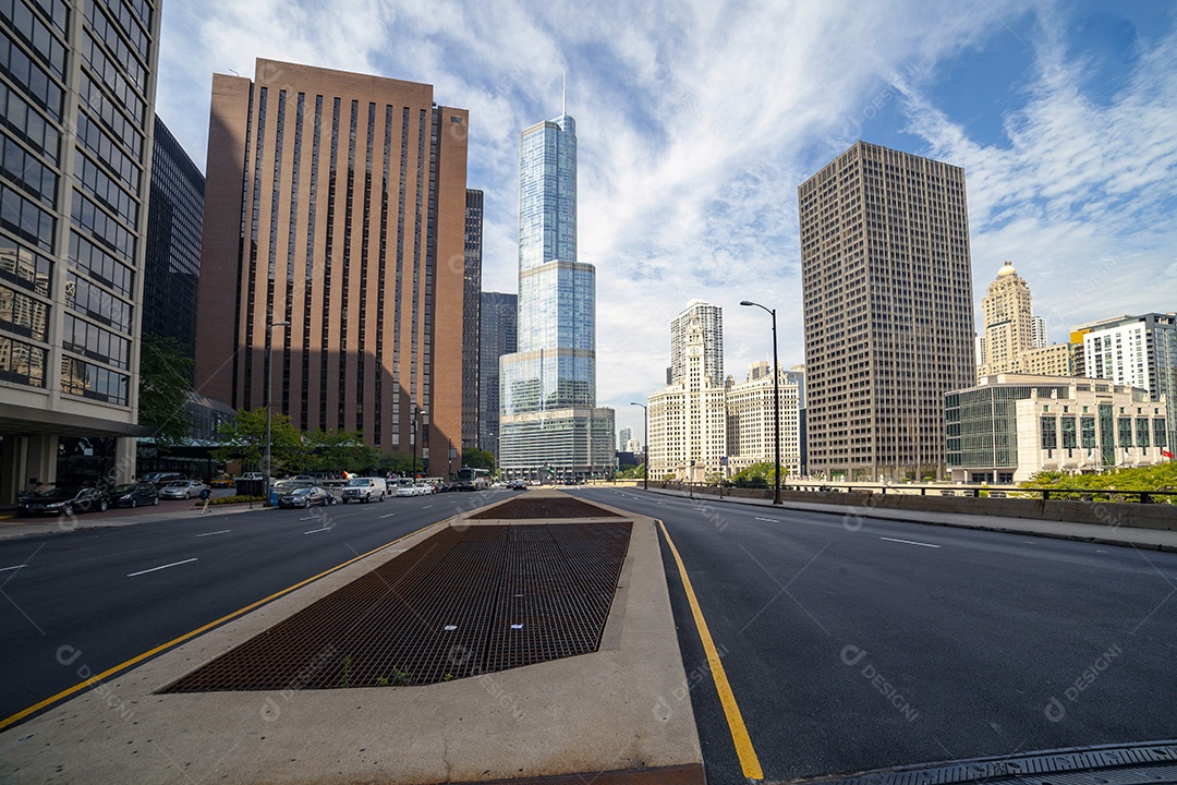 Arranha céus no centro de Chicago marina city