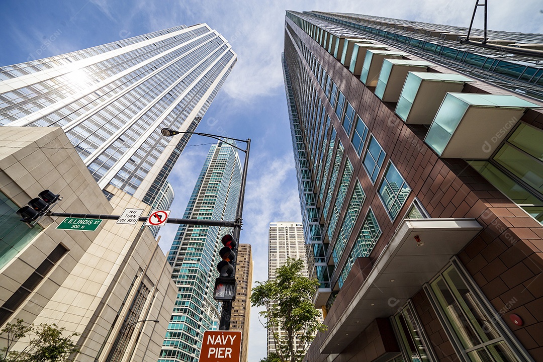 Arranha céus no centro de Chicago marina city