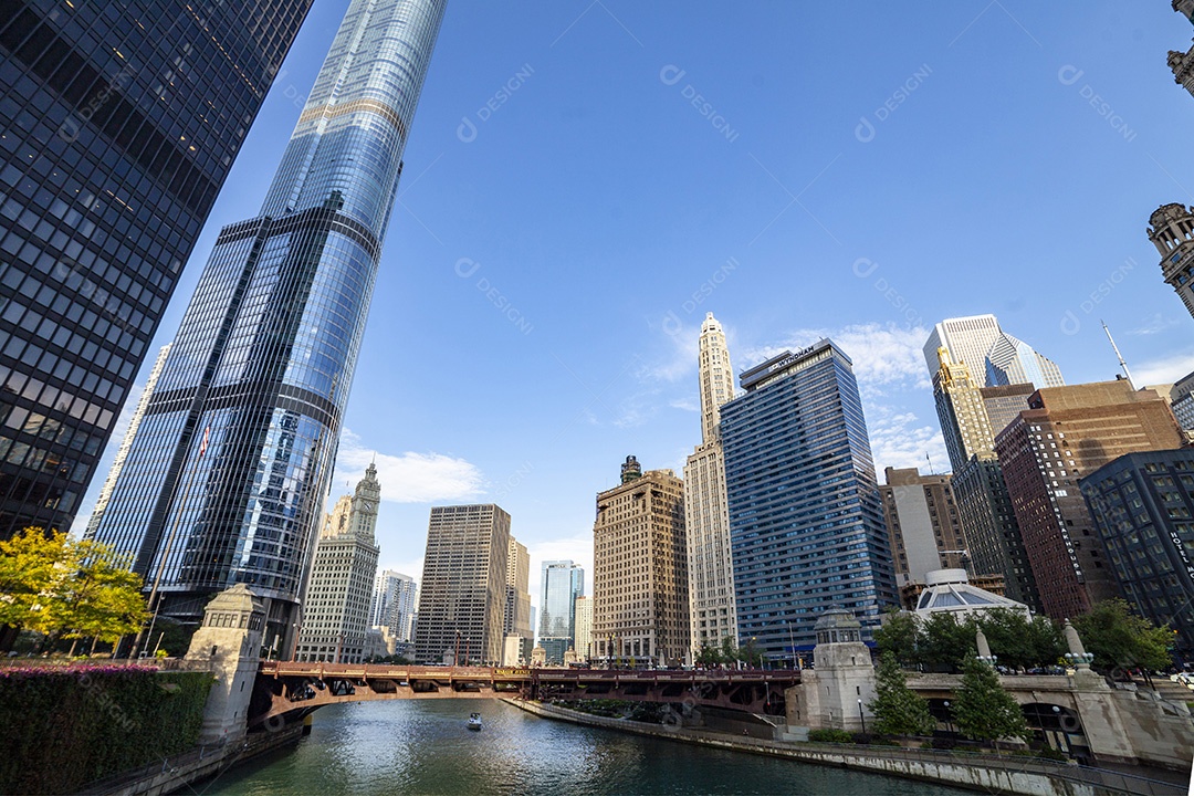 Arranha céus no centro de Chicago marina city