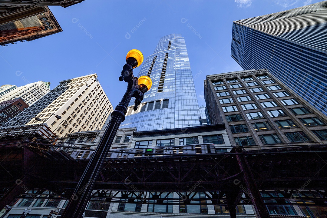 Arranha céus no centro de Chicago marina city