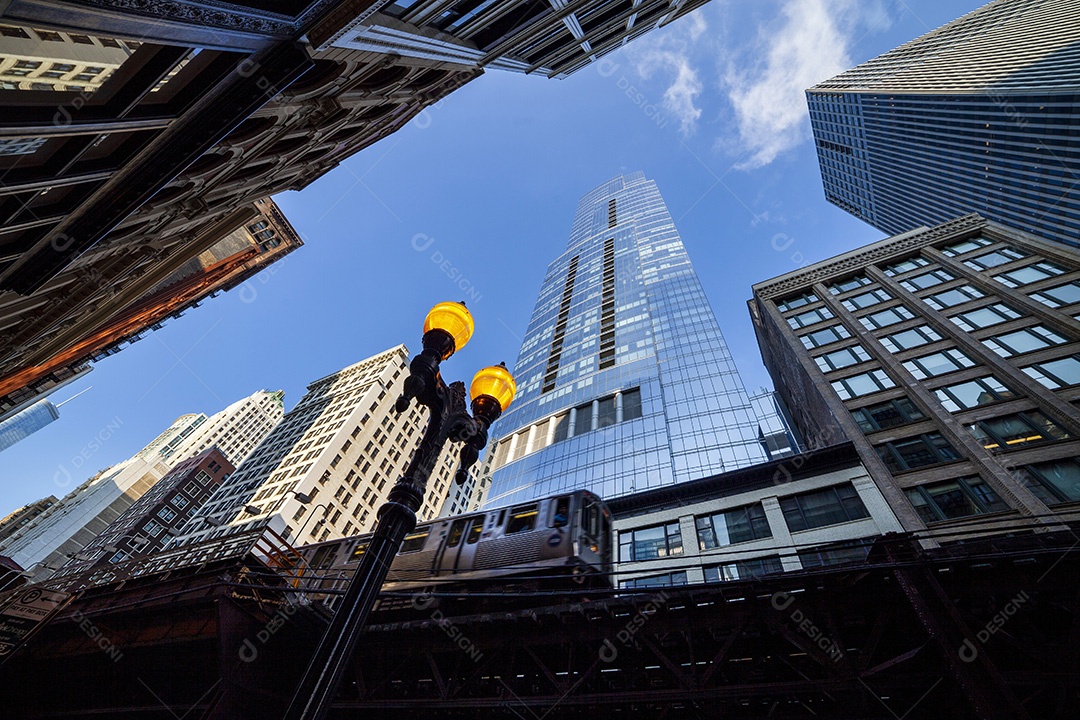Arranha céus no centro de Chicago marina city