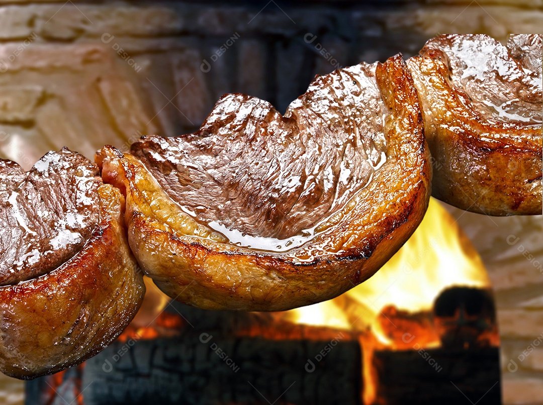 Espetão de picanha assado suculenta