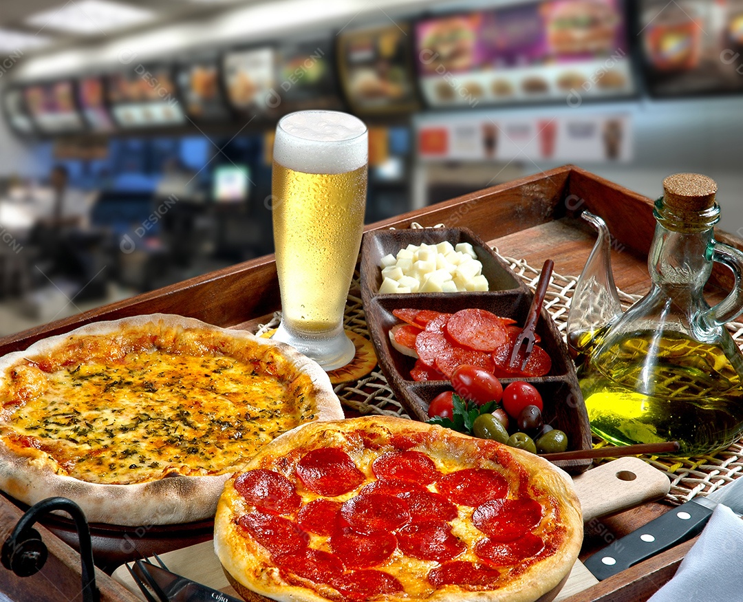 Pizza assada no forno a lenha