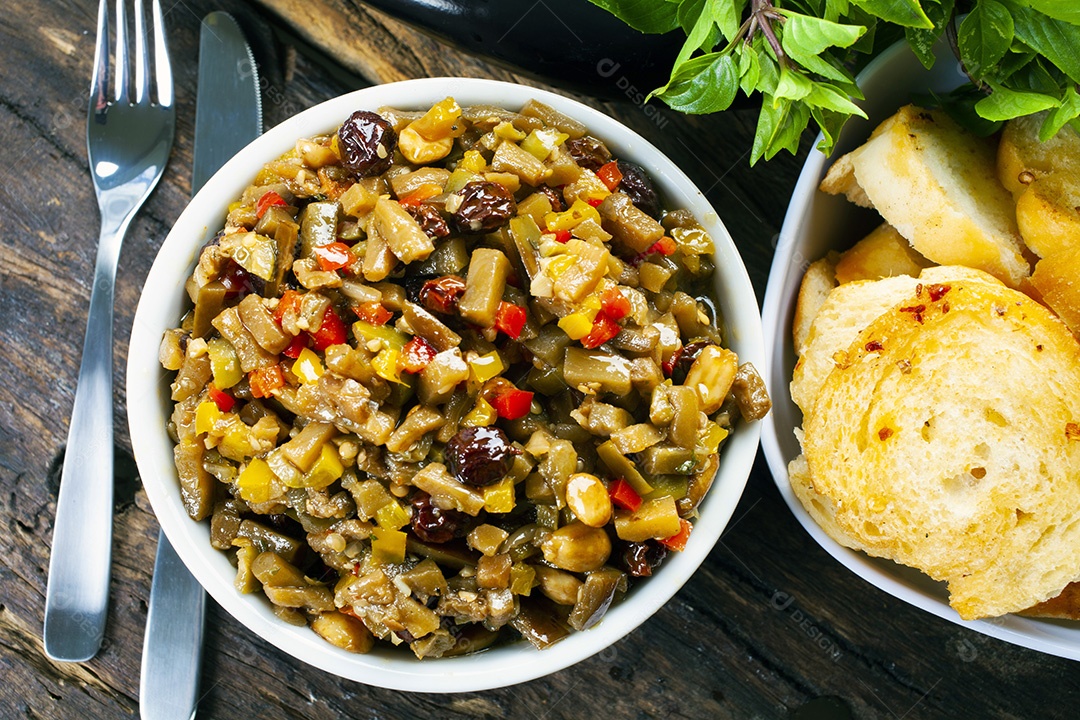 Deliciosa berinjela como aperitivo