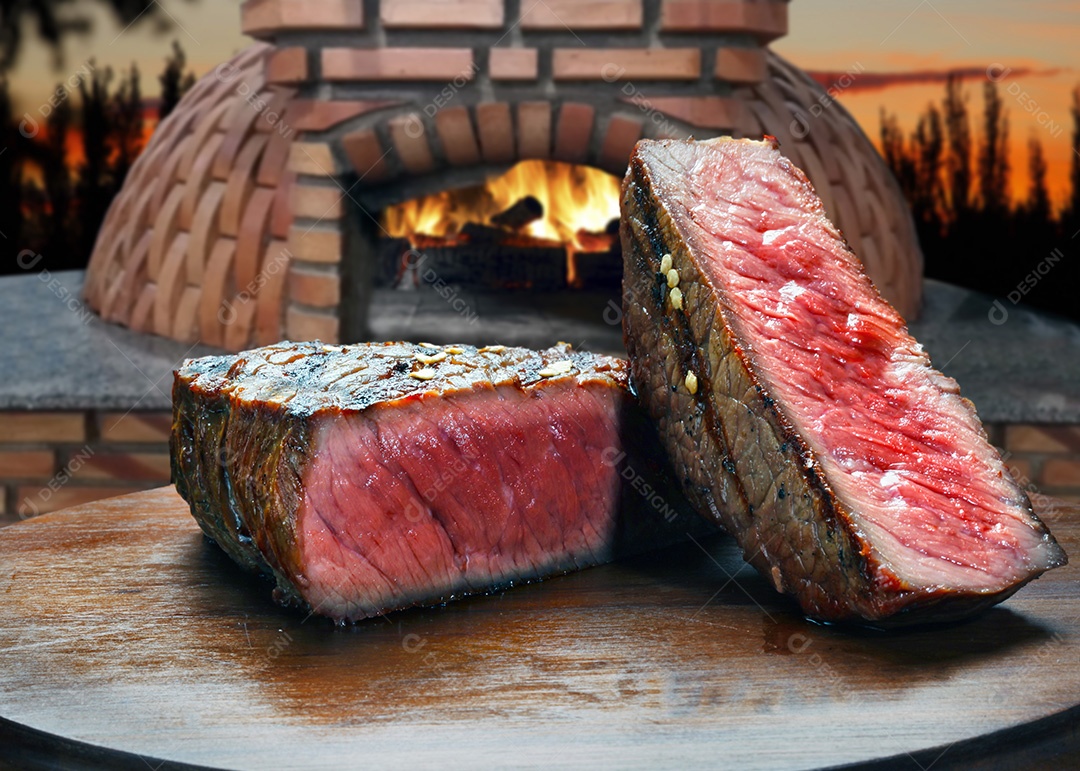 Pedaço de carne assada mal passado