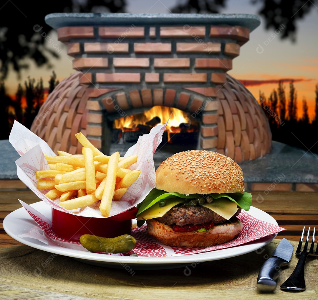 Hamburguer delicioso com batatas fritas