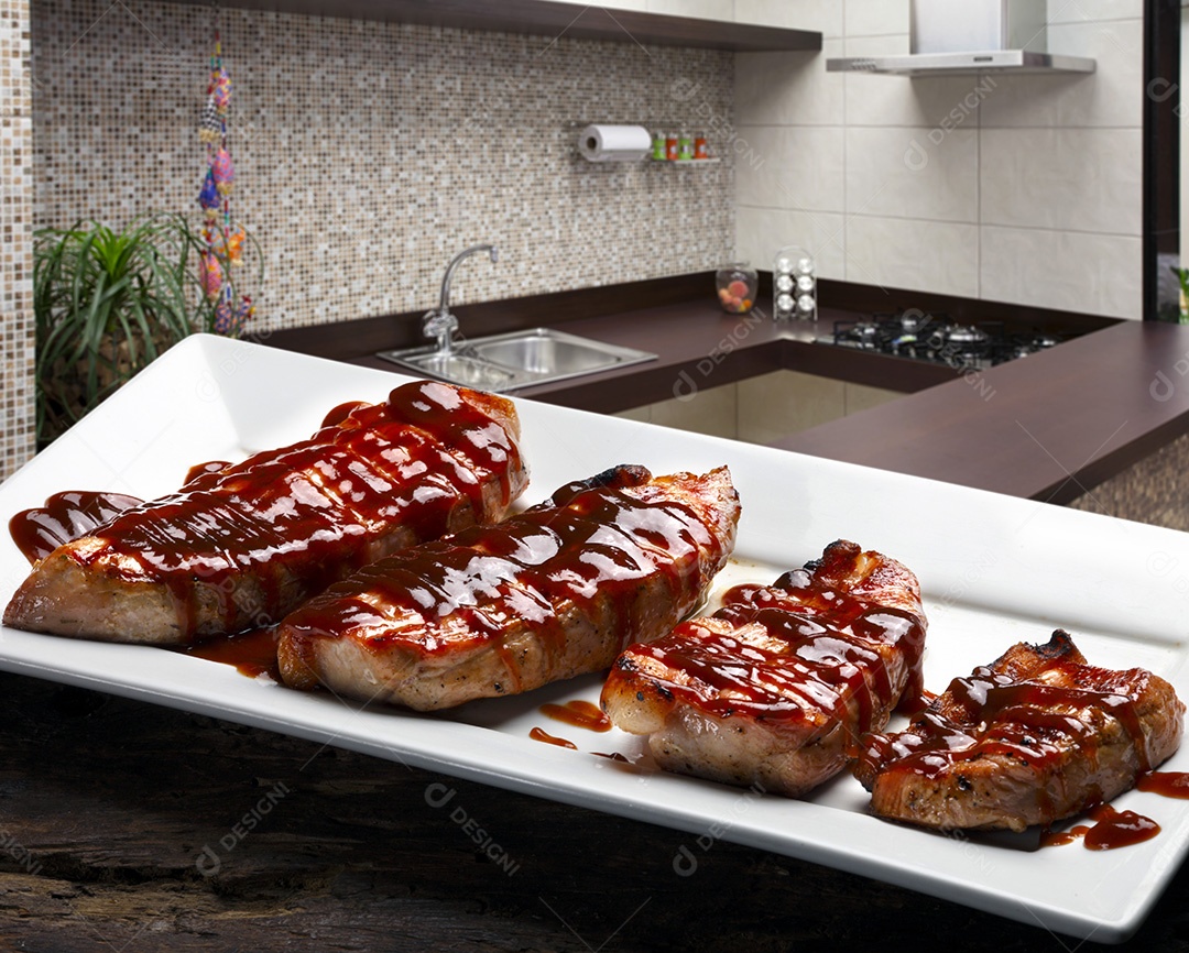 Bife de porco com molho barbecue