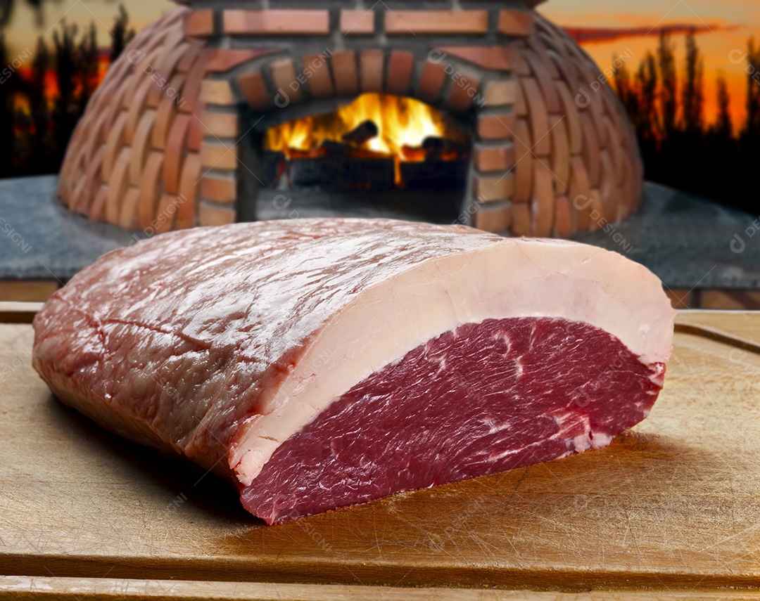 Picanha sobre tábua de madeira