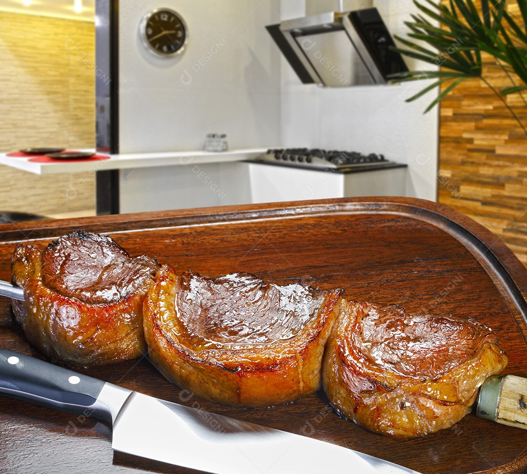 Tábua com espeto de picanha assado