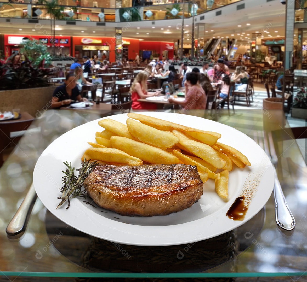 Prato com picanha e batatas fritas