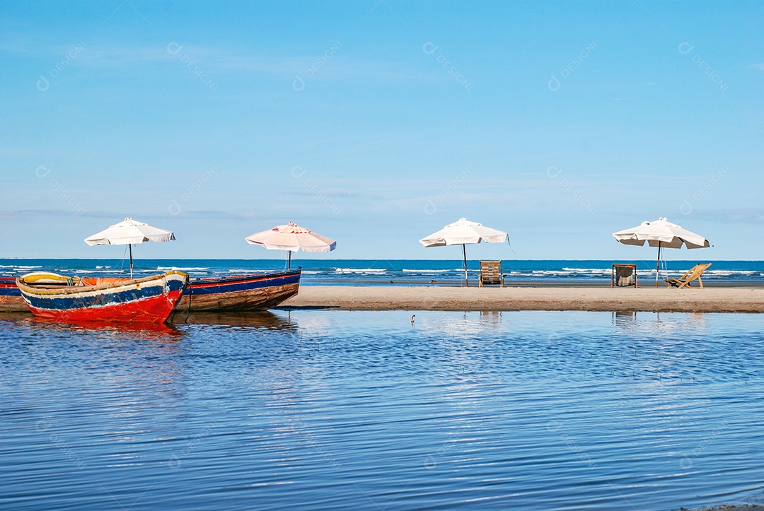 Jericoacoara é uma praia virgem escondida atrás das dunas