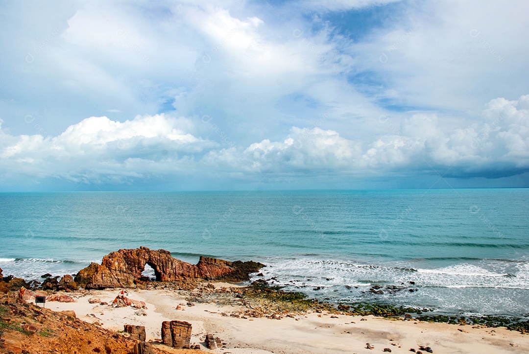 Pedra furada na praia de Jericoacoara