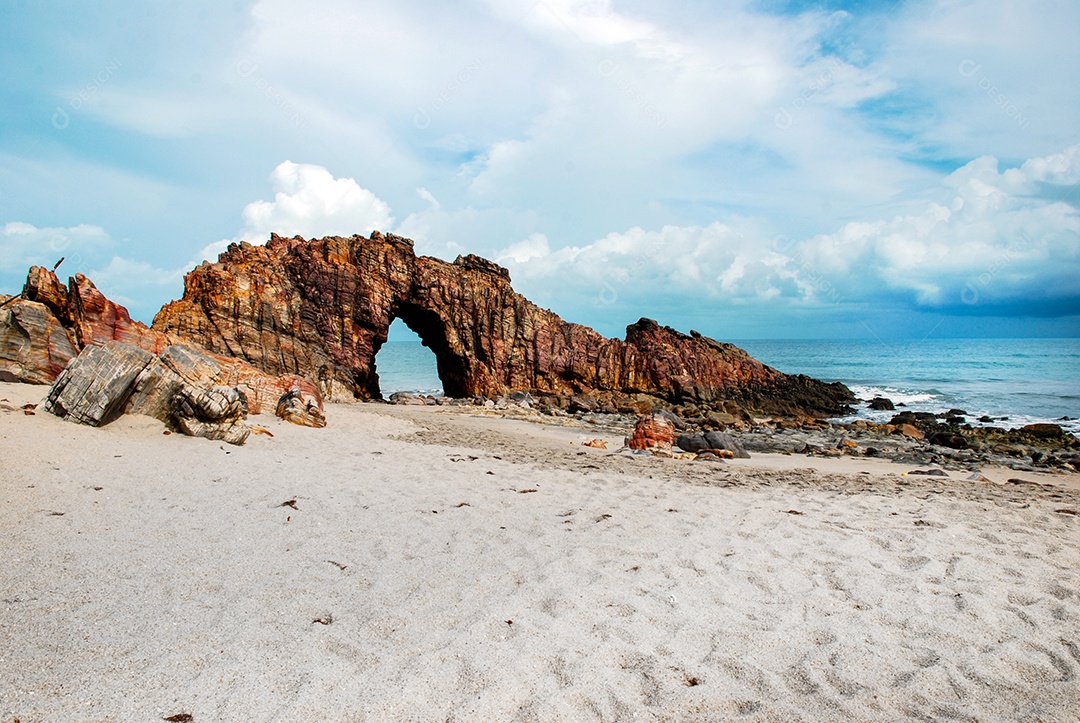 Pedra furada na praia de Jericoacoara