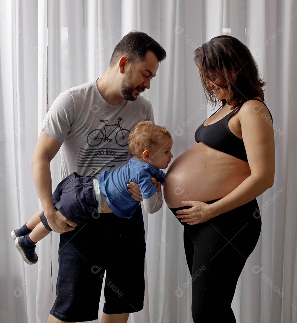 Linda família em ensaio fotografico
