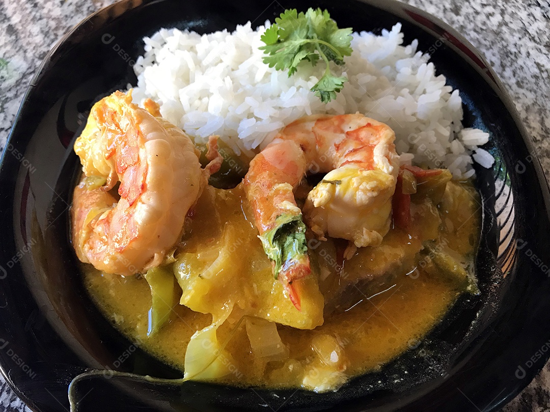 Moqueca de camarão e peixe