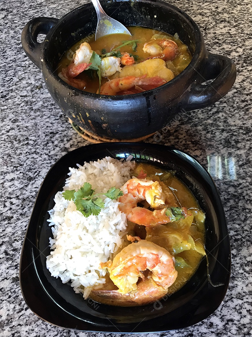 Moqueca de camarão e peixe
