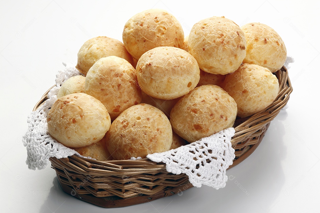 Cestinha de madeira com biscoito de queijo