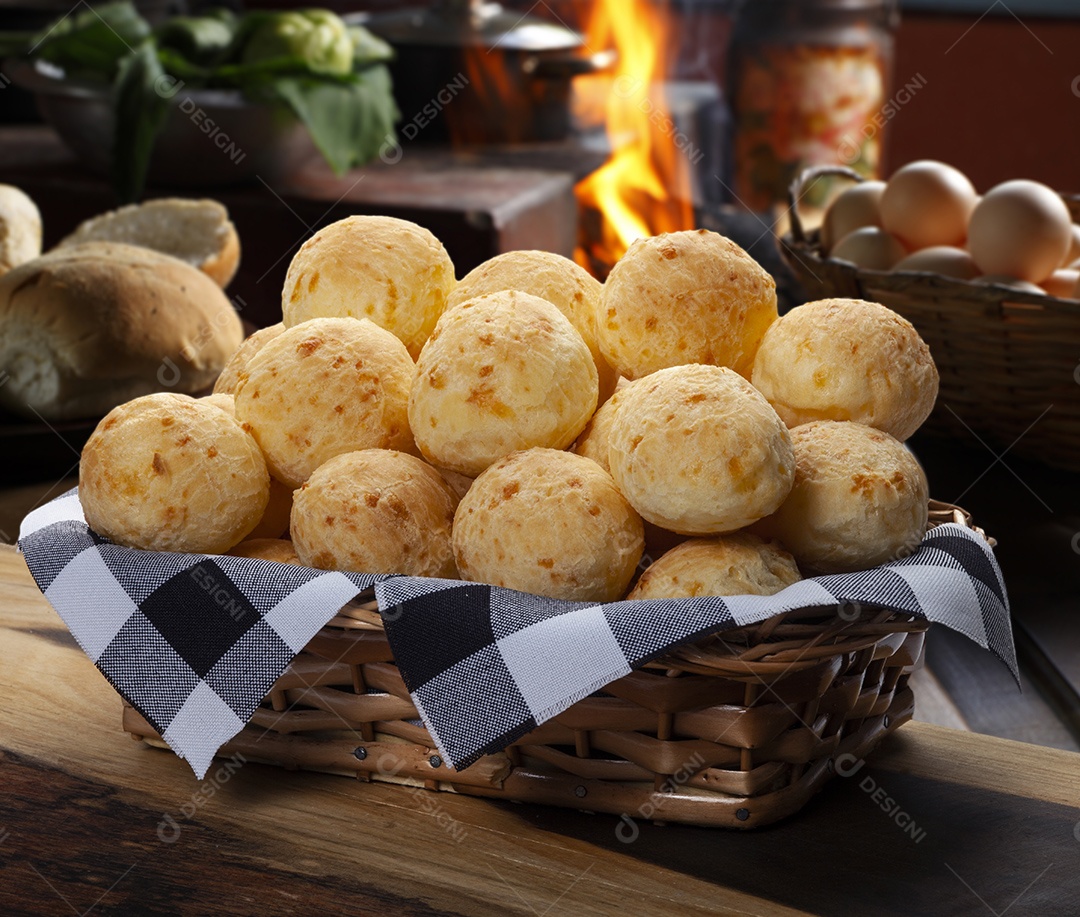 Pães de queijo em um tigela