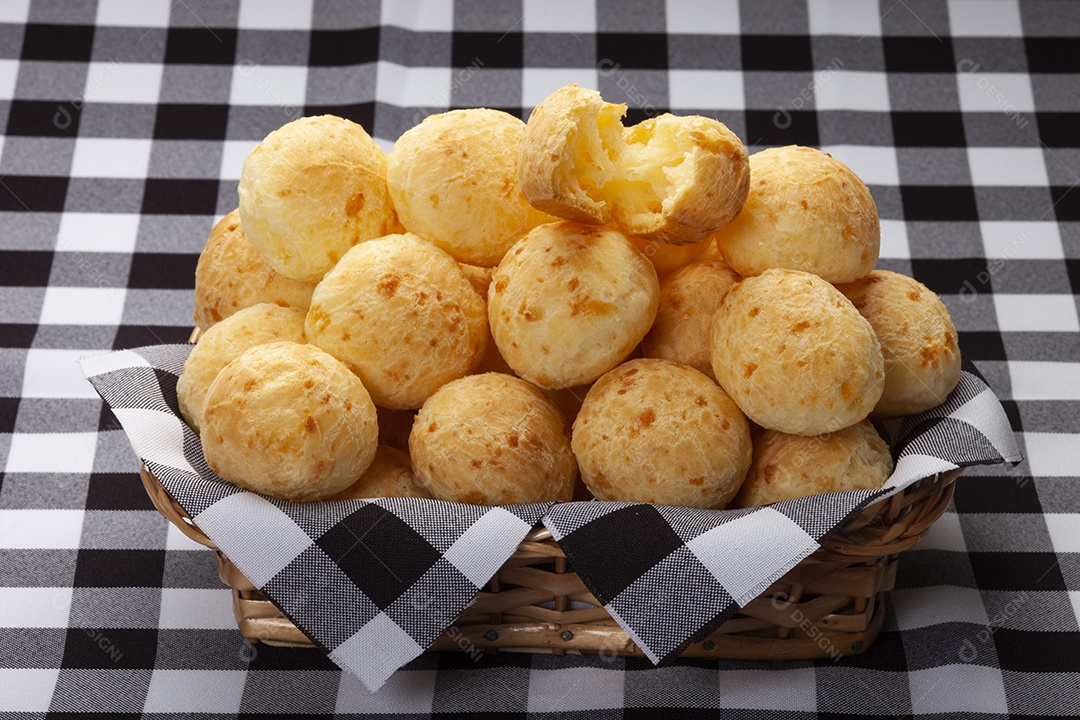 Cesta de pão de queijo
