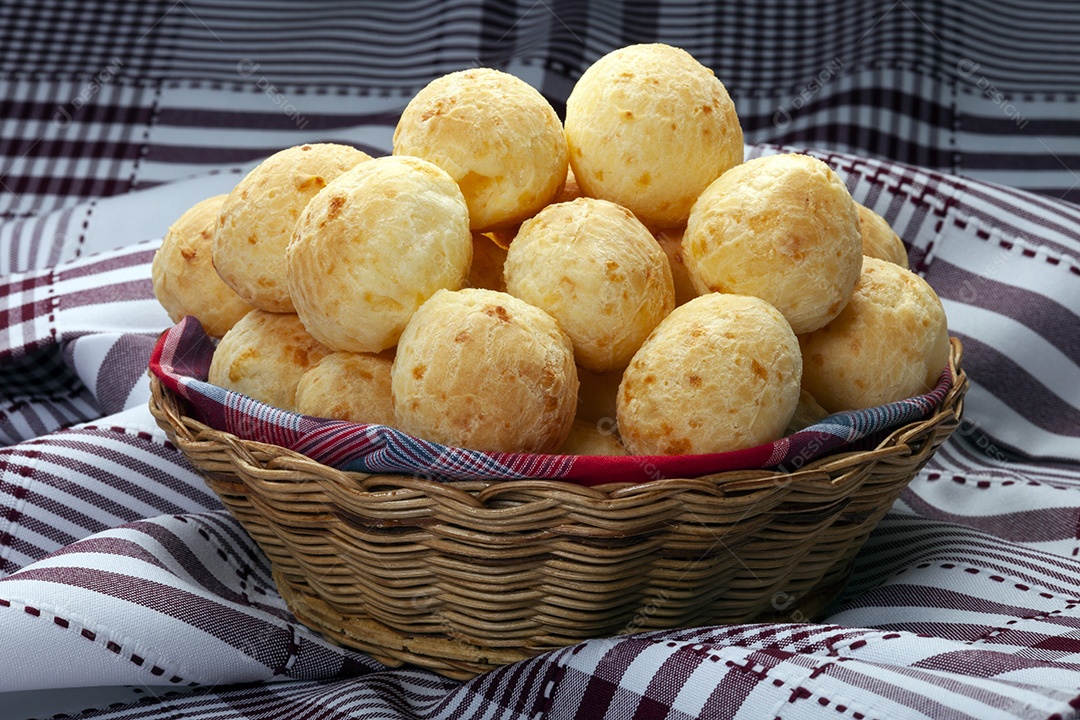 Cesta de pão de queijo