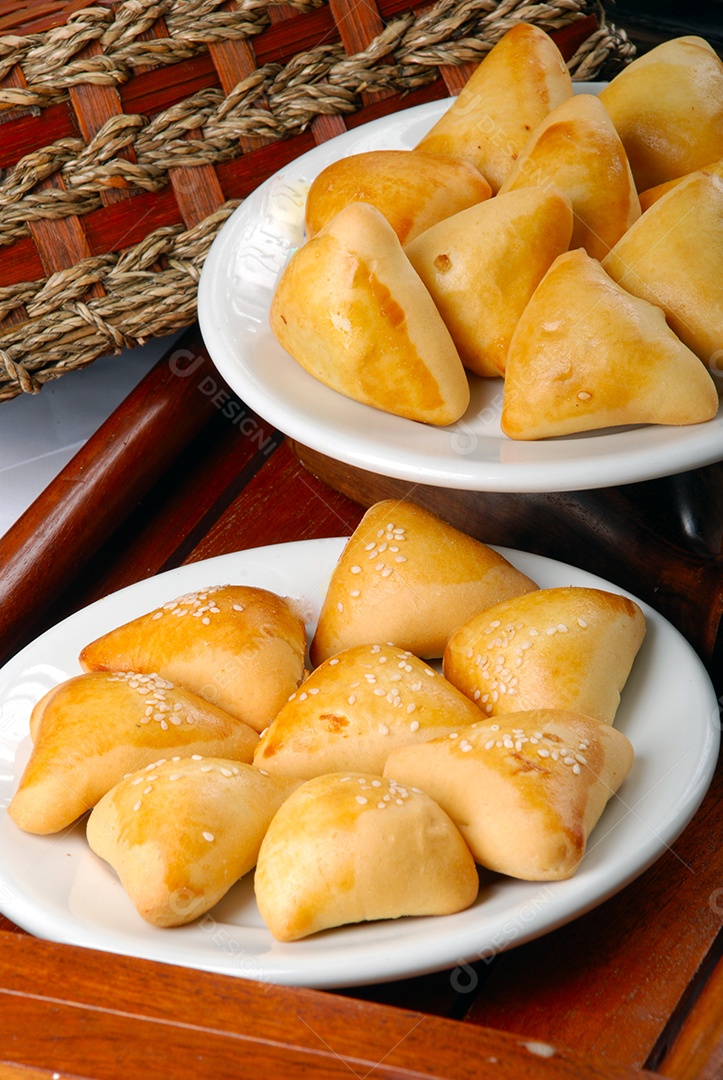 Petisco brasileiro esfiha de carne