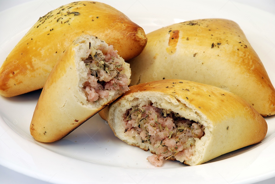 Petisco brasileiro esfiha de carne