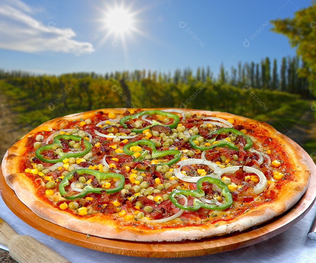 Pizza com milho bacon chili cebola ervilha