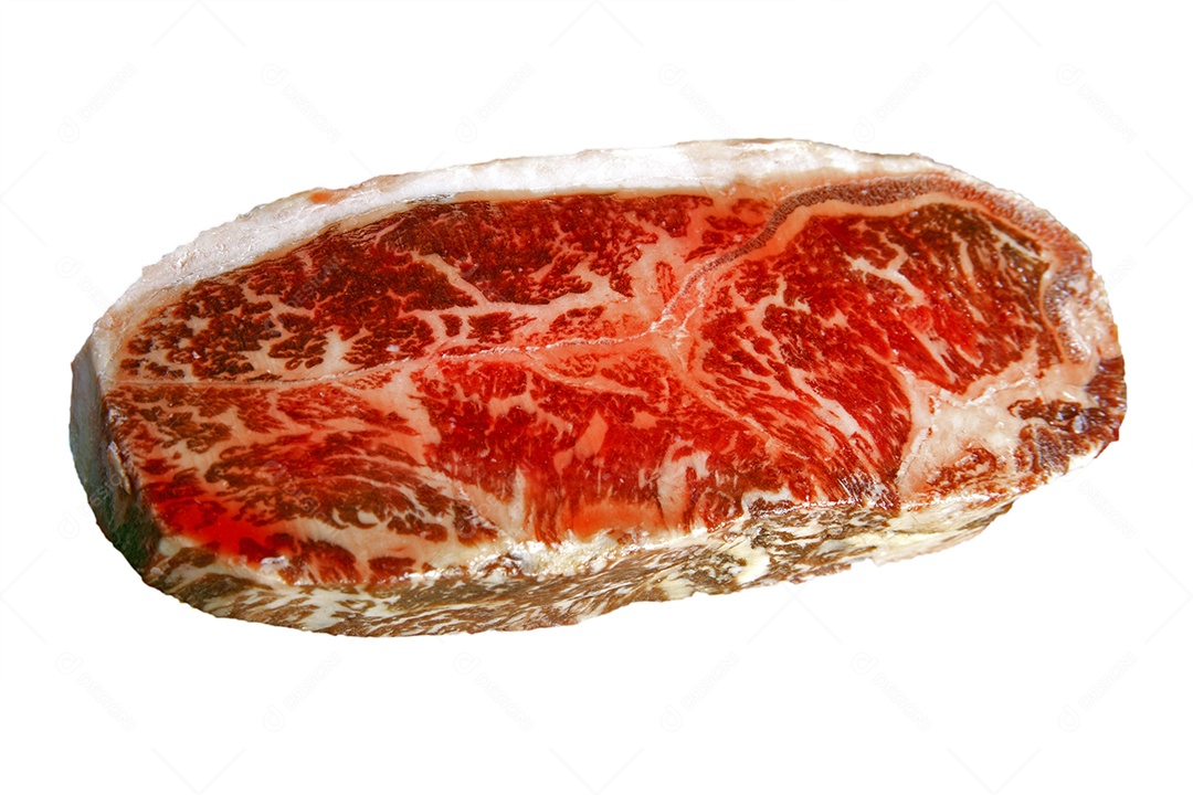 Bife de contrafilé de carne wagyu isolado no branco