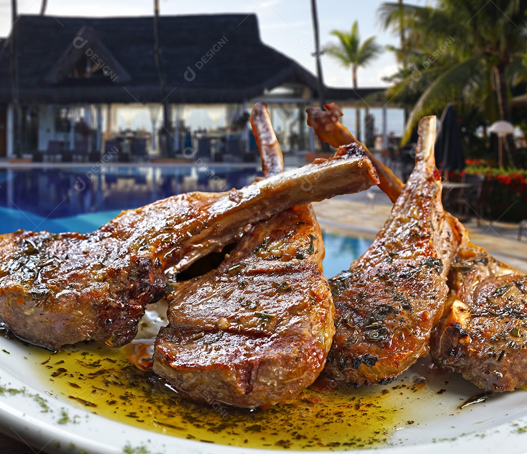 Costeleta de cordeiro assada