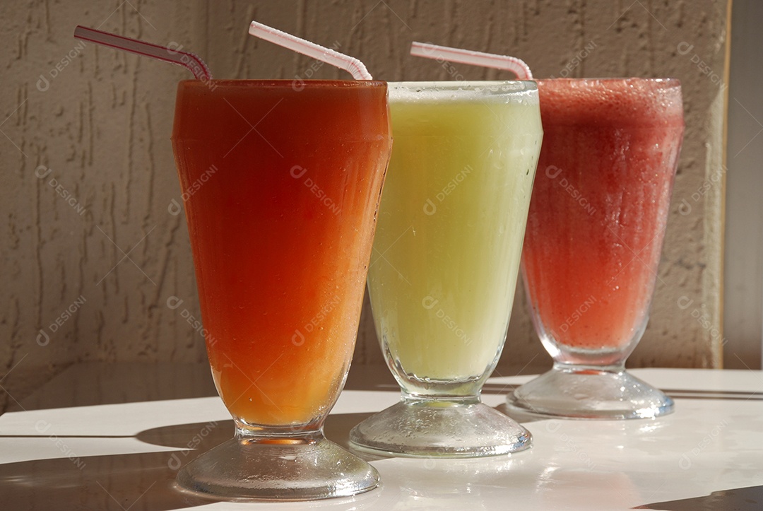 Deliciosos sucos de frutas