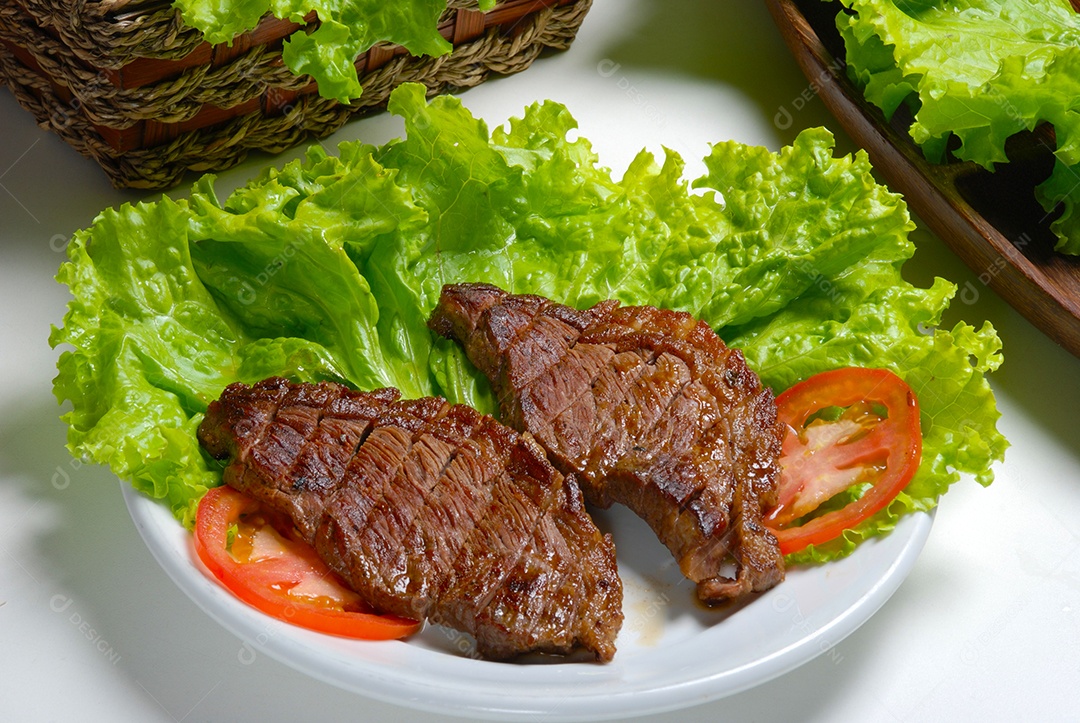 Picanha assada com salada